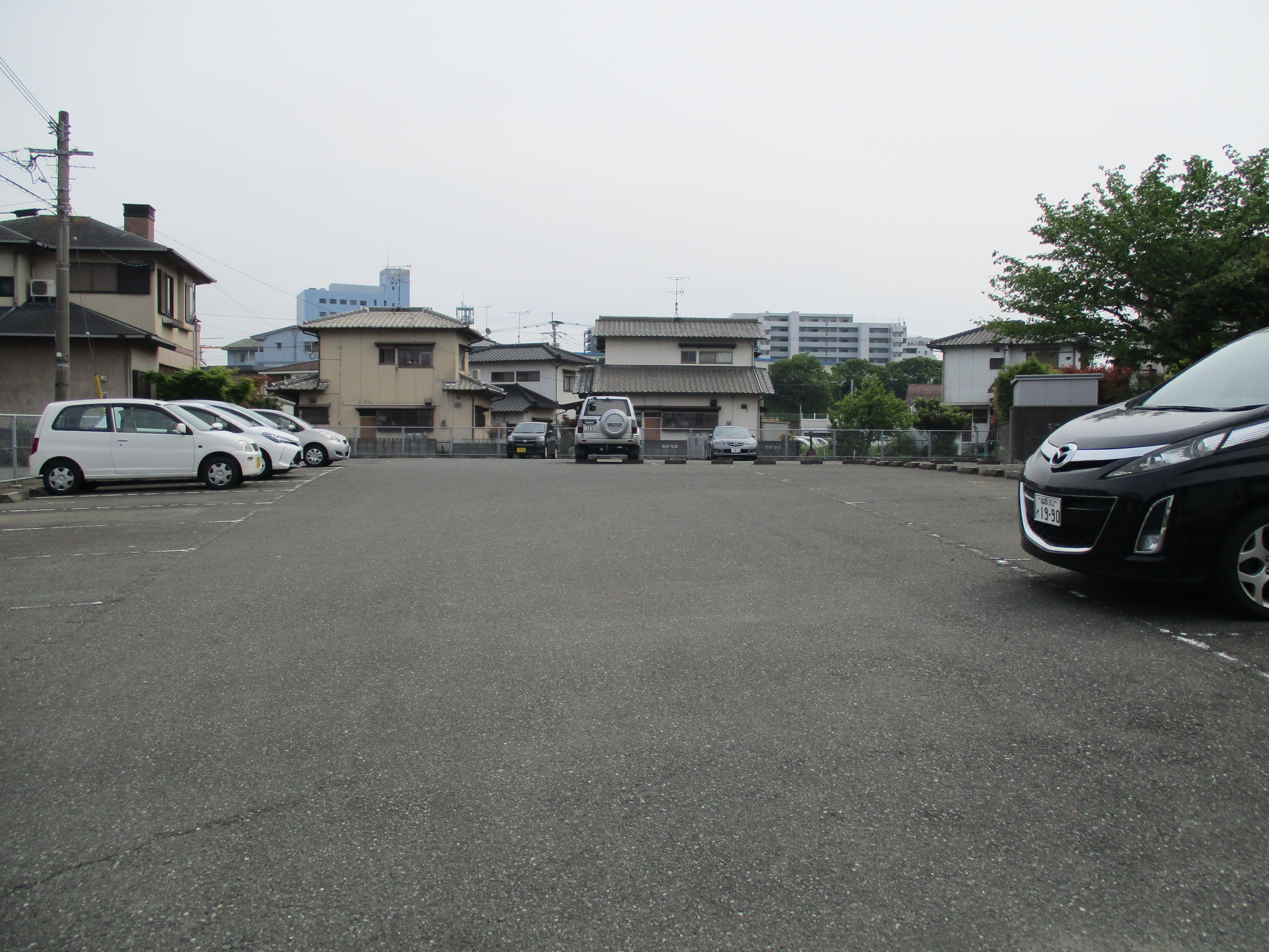 ＪＲ長者原駅裏駐車場