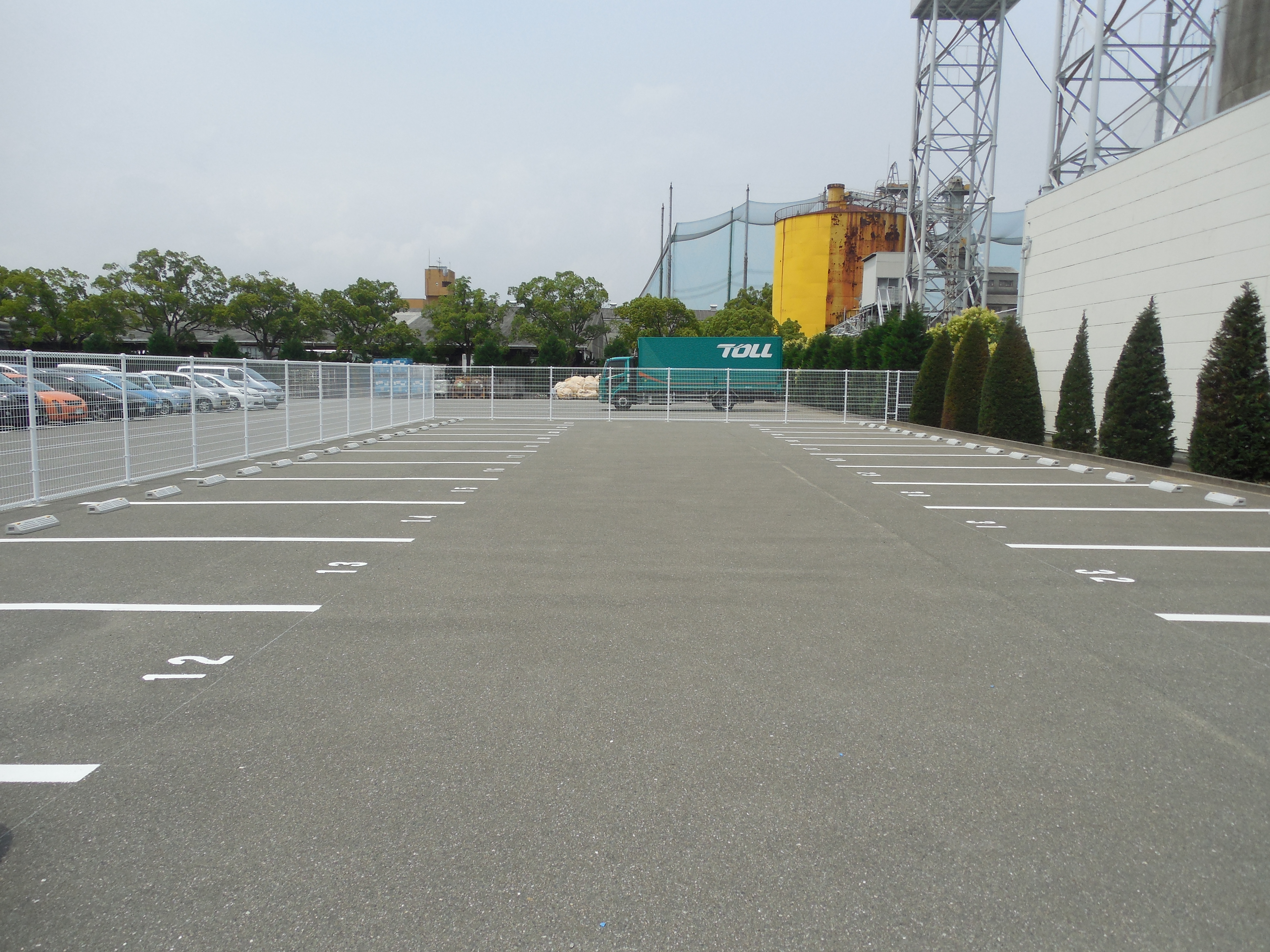 仲原吉田駐車場